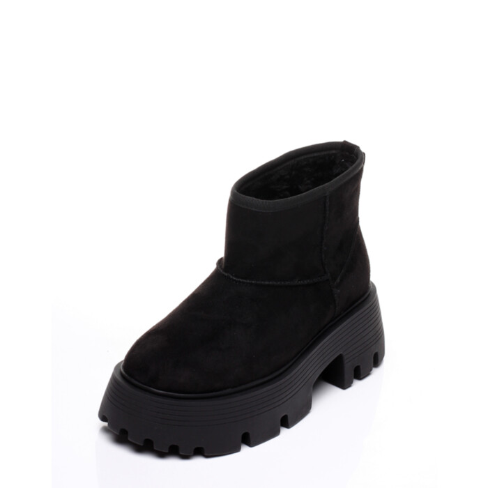 Clan Q UGG