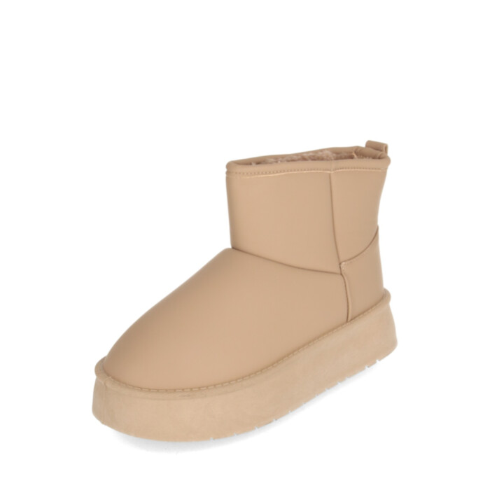 Clan Q UGG