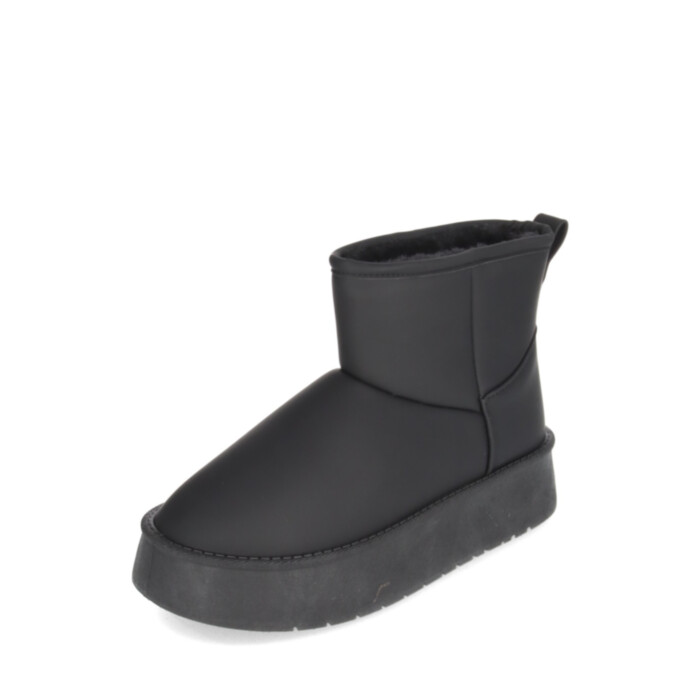 Clan Q UGG